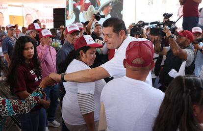 Alejandro Armenta busca crear el Banco de la Mujer