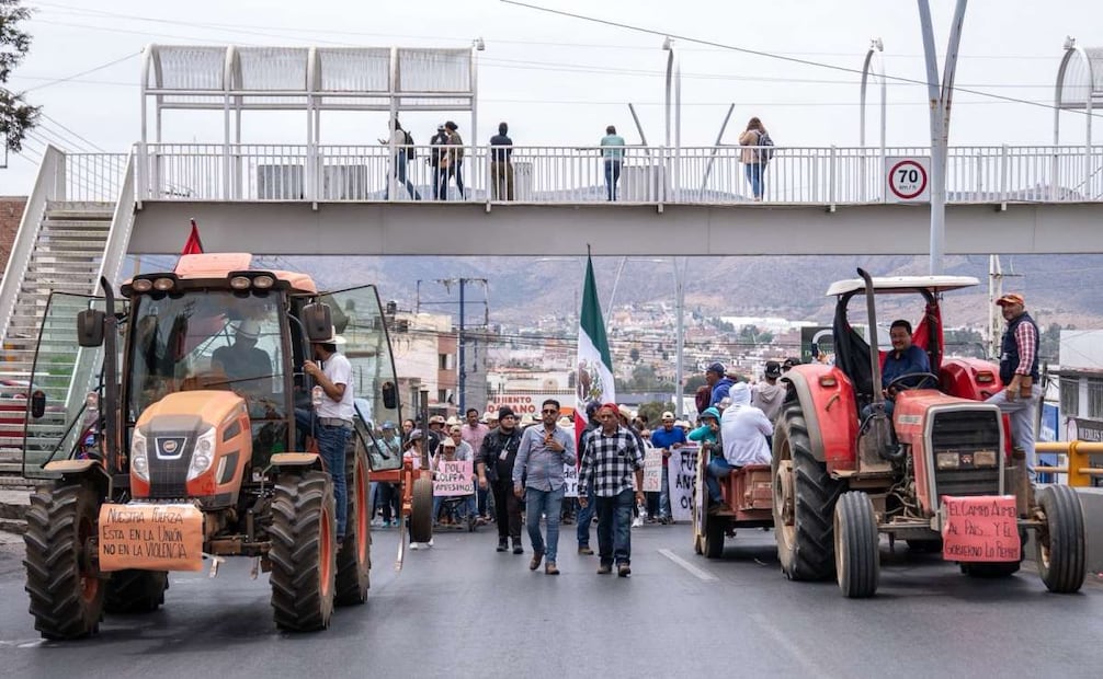 Productores de frijol marchan en Zacatecas contra operativo policial que dejo 12 detenidos; exigen juicio político.
Foto: Diana Valdez