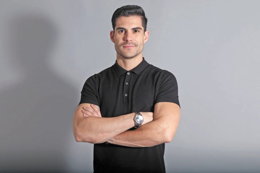 Interpreta a cuatro personajes agresivos y un vendedor de periódico. Foto/CARLOS MEJIA. EL UNIVERSAL