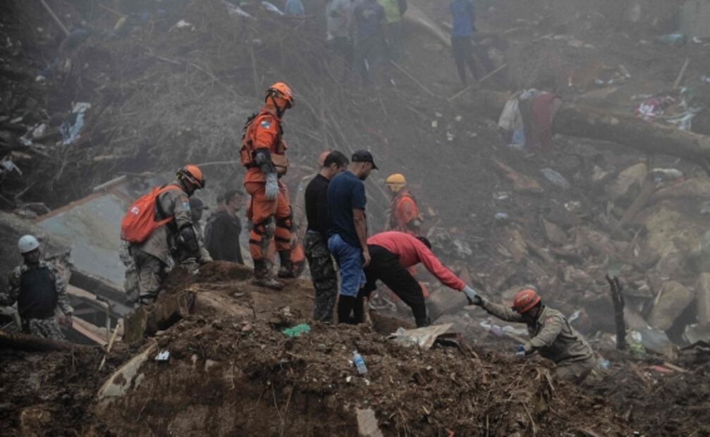 Suman 152 muertos tras lluvias y deslaves en Petrópolis, Brasil 