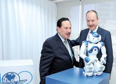 Una bienvenida al futuro, a las plumas del siglo XXI