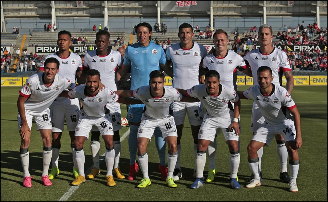 Equipo de Lobos en su último partido ante Toluca. Foto: Imago7