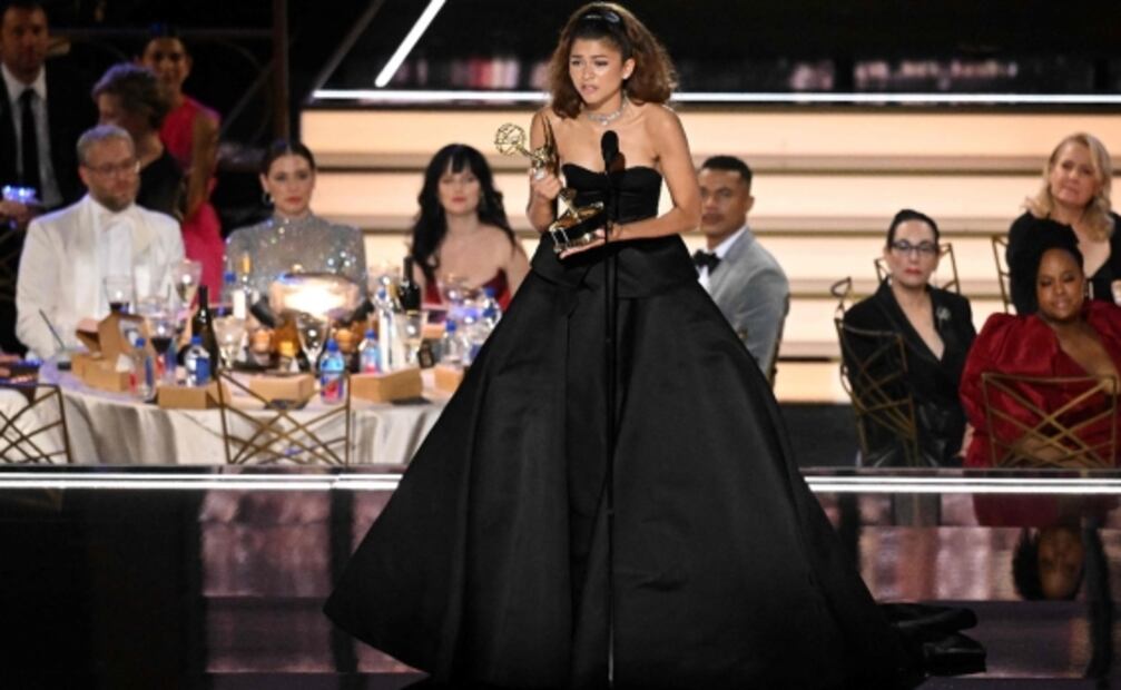La tierna respuesta de Zendaya cuando le preguntaron a quién le escribió tras ganar el Emmy 2022 