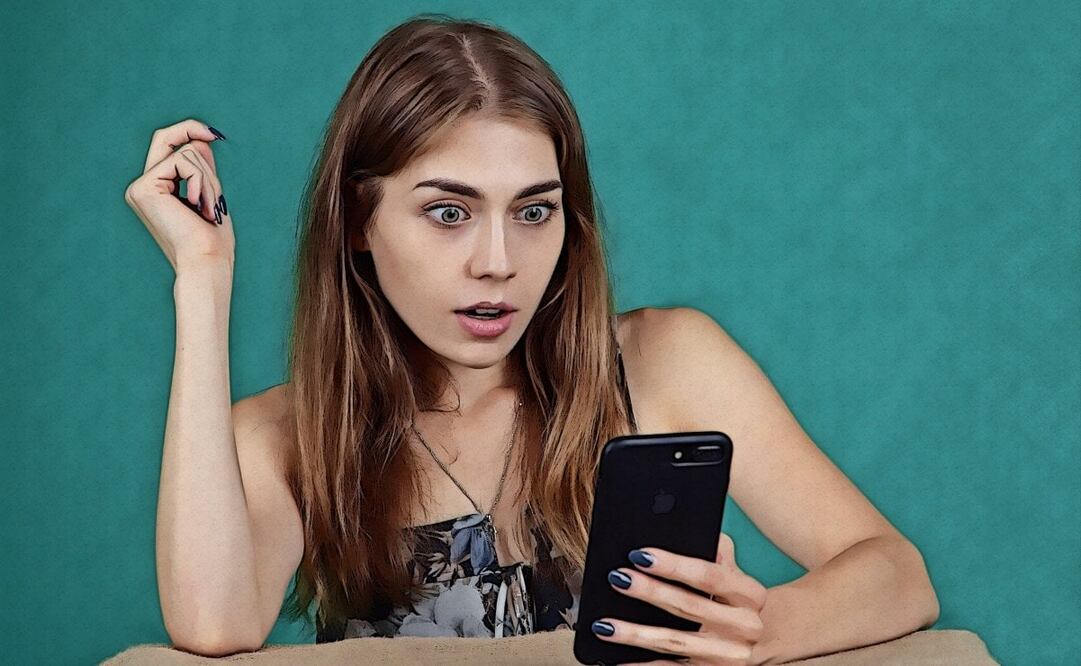 Si un usuario abre el enlace malicioso, automáticamente el mensaje es enviado a todos sus contactos