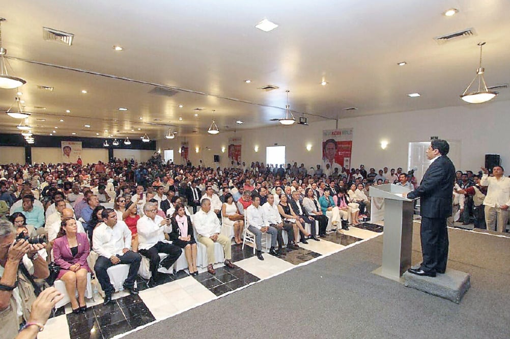El diputado federal por el estado de Morelos, Matías Nazario Morales, entregó ayer su primer informe de actividades legislativas. (FOTO: ESPECIAL)