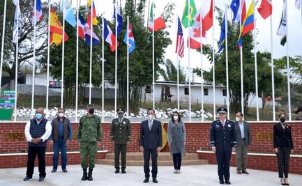 Rinden homenaje a 23 policías caídos en Veracruz