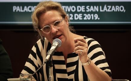 Mexican minister of environment resigns after causing delay to commercial flight