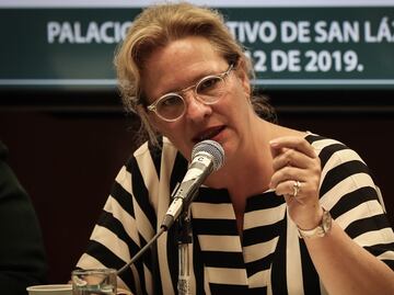 Mexican minister of environment resigns after causing delay to commercial flight