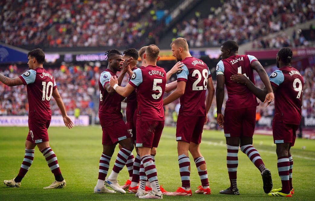 Jugadores en West Ham en festejo - Foto: AP