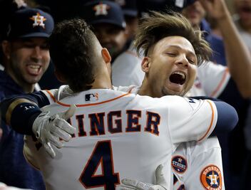Astros de Houston derrotan a los Dodgers en el quinto juego de la Serie Mundial