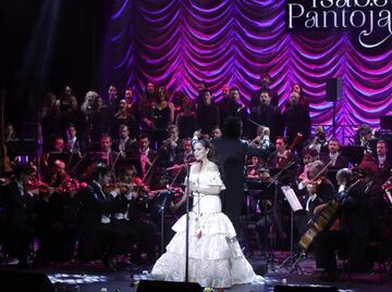 "Voy a seguir luchando, en tu honor", dice Isabel Pantoja a Juan Gabriel