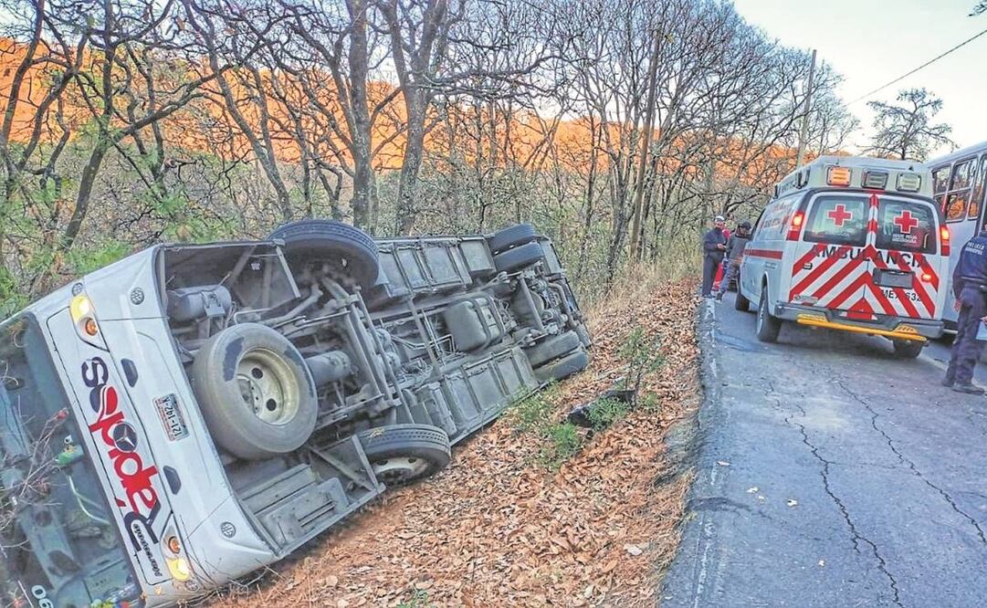 Los heridos fueron trasladados a hospitales. Foto: Especial.