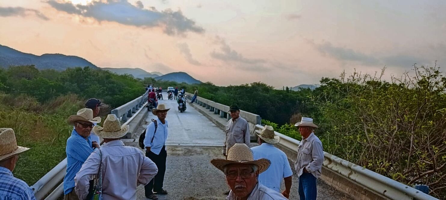 Tras el ataque armado por el conflicto entre San Juan Mazatlán y Santo Domingo Petapa, y la destrucción de la carretera entre Chicapa de Castro y San Dionisio del Mar, el gobierno estatal pidió elevar los niveles de atención, Foto: Especial