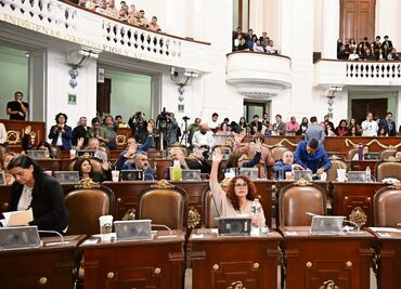 Aprueban solicitudes de licencia de alcaldes