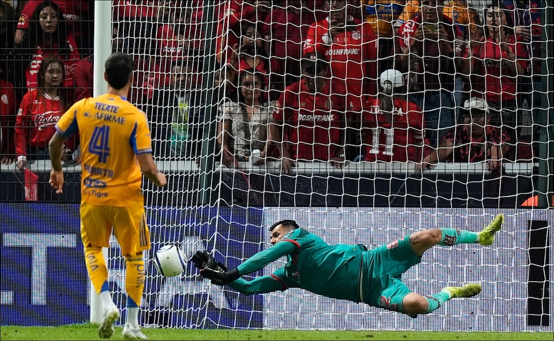 Toluca se proclamó campeón de la Concachampions al vencer a Tigres en tanda de penaltis / FOTO: AP