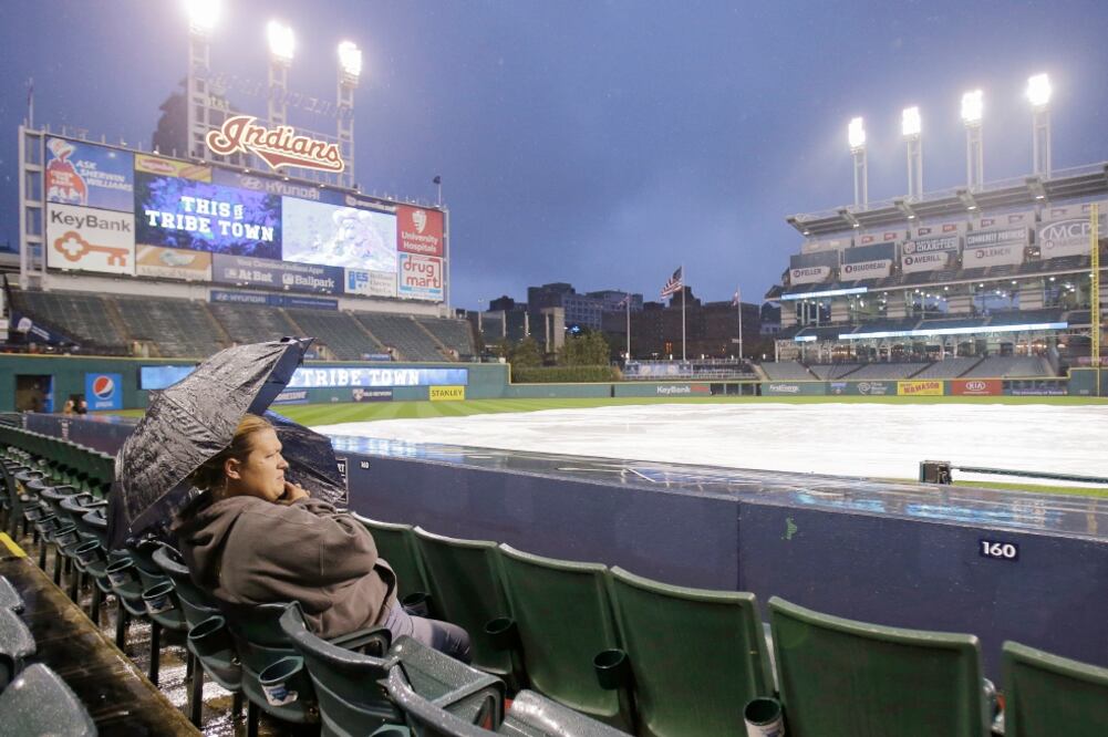 Los Indians de Cleveland no pudieron enfrentar a los Twins (TONY DEJAK. AP)