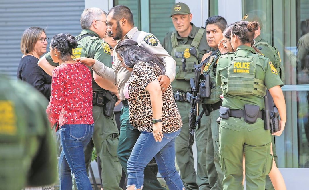 Este acuerdo refleja un primer esfuerzo de buena fe por parte de la ciudad de Uvalde para empezar a reconstruir la confianza en los sistemas que no nos protegieron", dijo en un comunicado Veronica Luevanos, cuya hija Jailah y sobrino Jayce fueron asesinados. Foto: AP