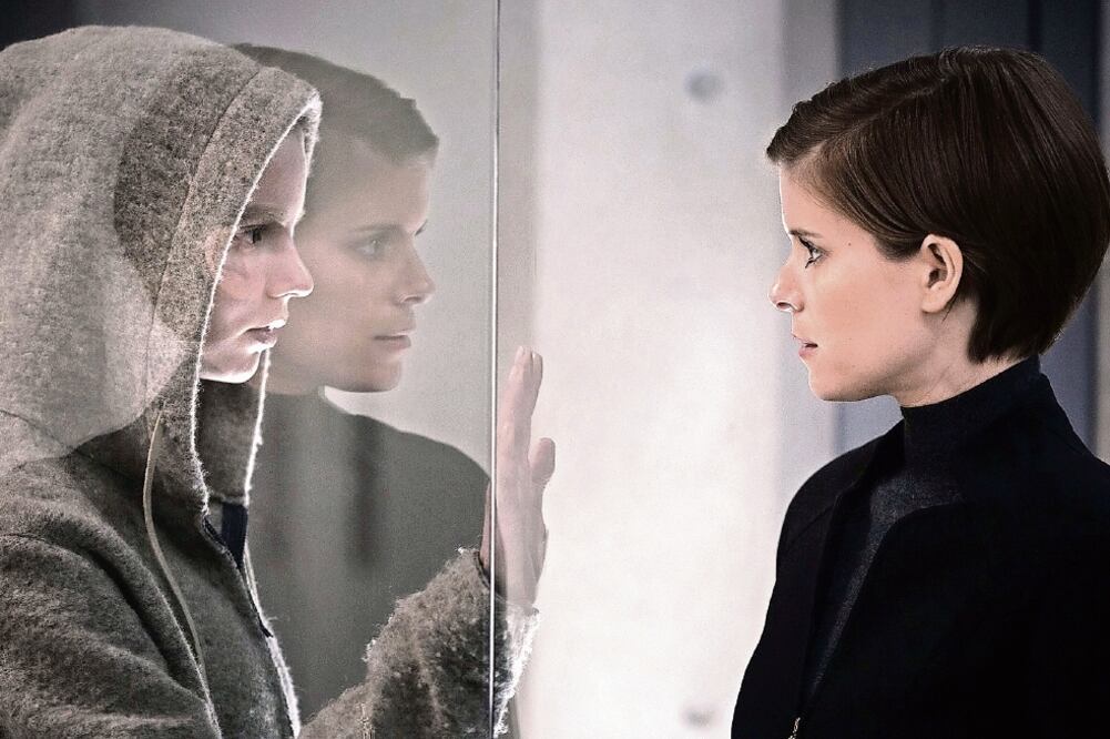 'Morgan' logra crear una atmósfera asfixiante que atrapa (ESPECIAL)