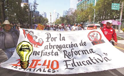 El Foco. Dan a la CNTE reparto de plazas; ¿a EU, el control de fronteras?