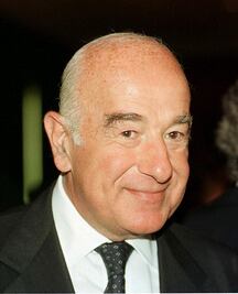 Acusan de soborno al banquero más rico del mundo