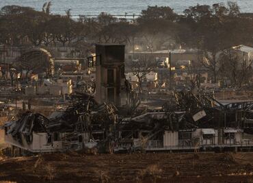 "Los turistas nadan en las aguas en las que morimos": testimonios de horror tras incendios en Hawái