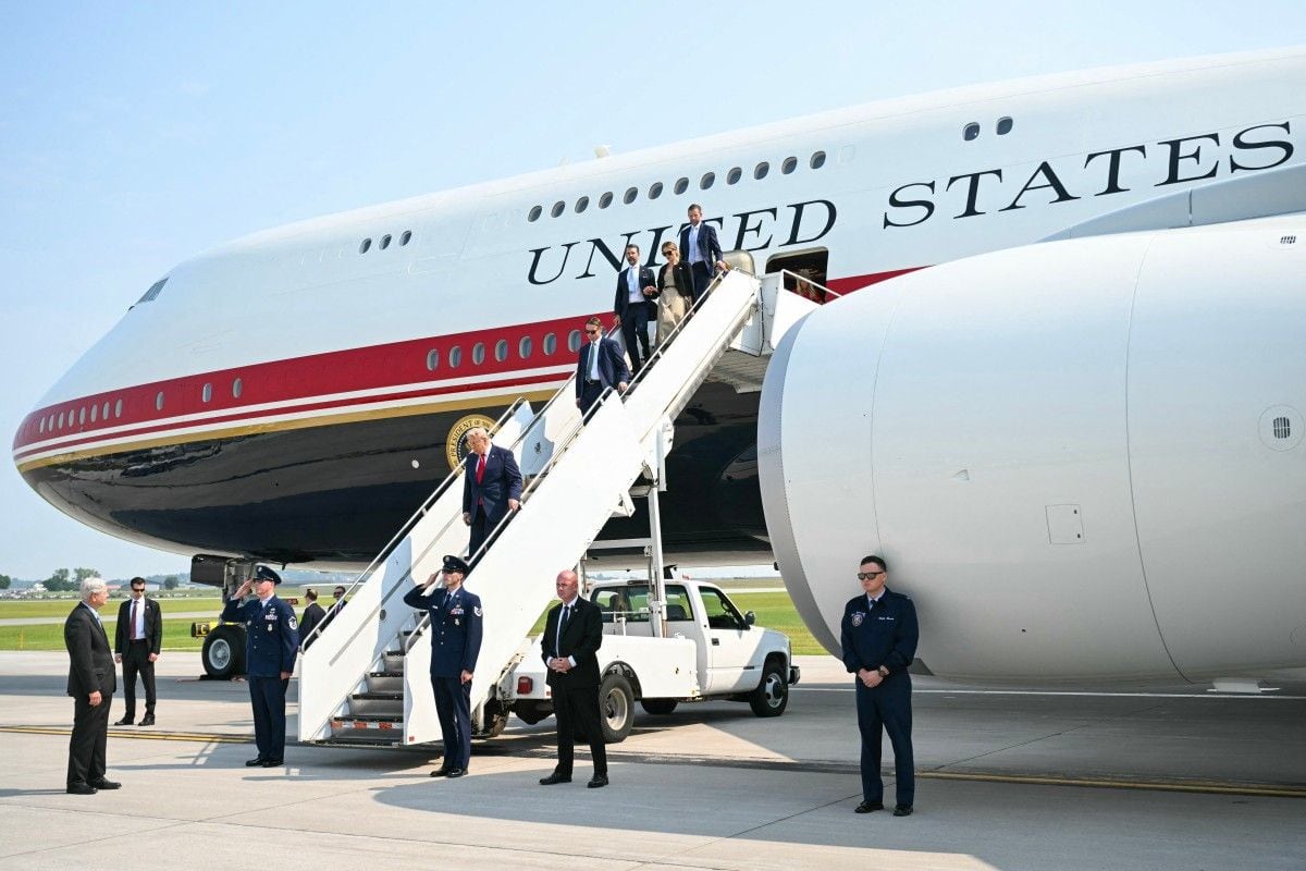 El avión que EU merecía", dice Trump sobre el nuevo Air Force One; estrena polémica aeronave presidencial regalada por Qatar