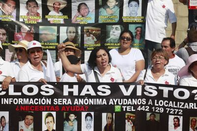 Marchan madres de desaparecidos al Ángel de la Independencia