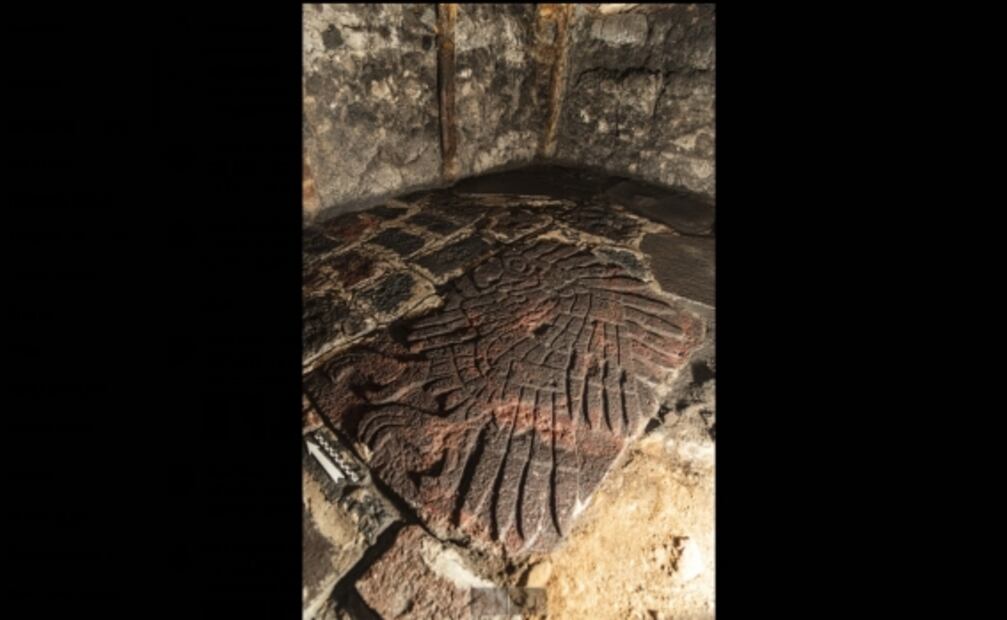Hallan bajorrelieve de grandes dimensiones con forma de águila real en Templo Mayor