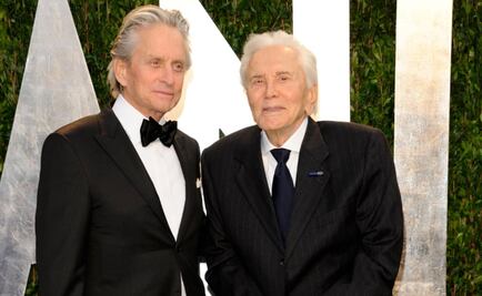 Kirk Douglas recibe regalo anticipado por sus cien años