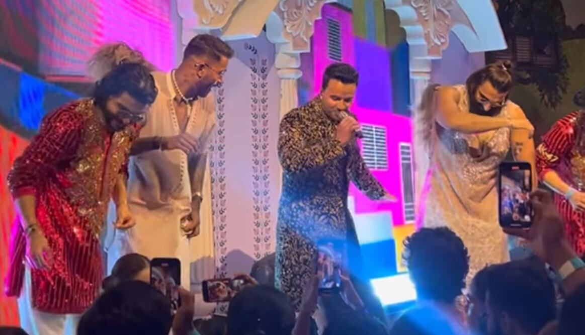 Luis Fonsi en la boda del hombre más rico de la India. Foto: Instagram oficial.