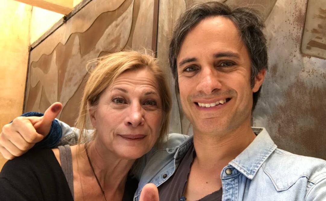 Gael García no ocultó su emoción tras darse a conocer las primeras tendencias de la elección FOTO: TWITTER