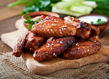 Qué le pasa al cuerpo si comes alitas de pollo en exceso