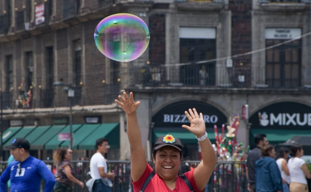 Cientos de personas disfrutan del Zócalo capitalino libre este 6 de septiembre del 2026. Foto: Santiago Cadeba / EL UNIVERSAL