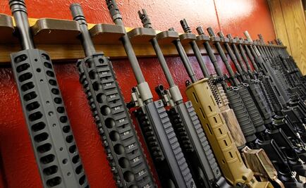 Policía se enfrenta a pistolero en tienda de armas de Atlanta