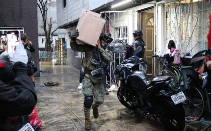 Detienen a presunto líder de red criminal que enviaba maletas con droga al AICM y tenían como destino Europa