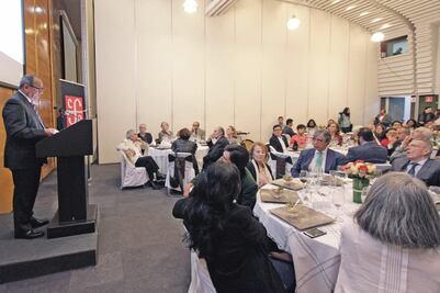 El Fondo de Cultura Económica honra a escritores centenarios