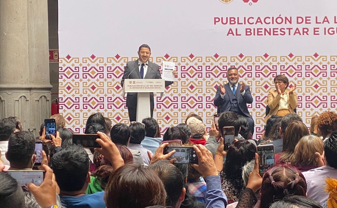 Expiden Ley del Derecho al Bienestar para coordinar programas sociales en la CDMX. Foto: Alberto Acosta