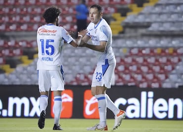 Cruz Azul entra a zona directa de liguilla al vencer al Querétaro