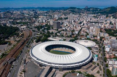 Condenan vuelta del futbol en Brasil 
