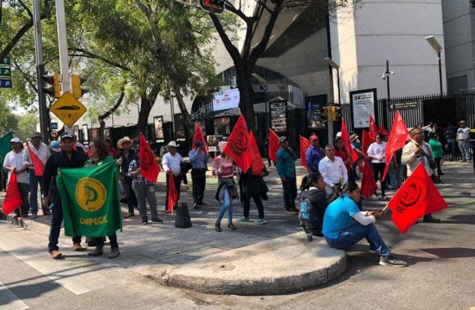 Campesinos cierran nuevamente Paseo de la Reforma