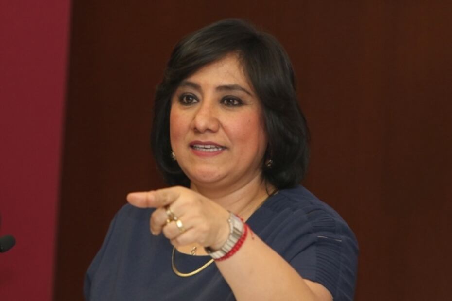 ¿Y el lunes usted será mujer neoliberal o conservadora?