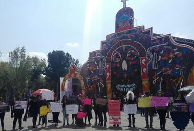 Catrinas marchan en repudio a los feminicidios en Hidalgo