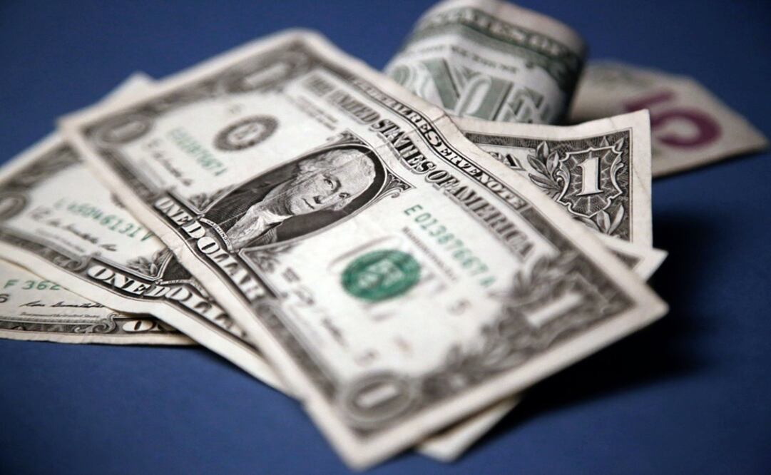 Cierra dólar en $18.15; BMV hila cinco sesiones al alza