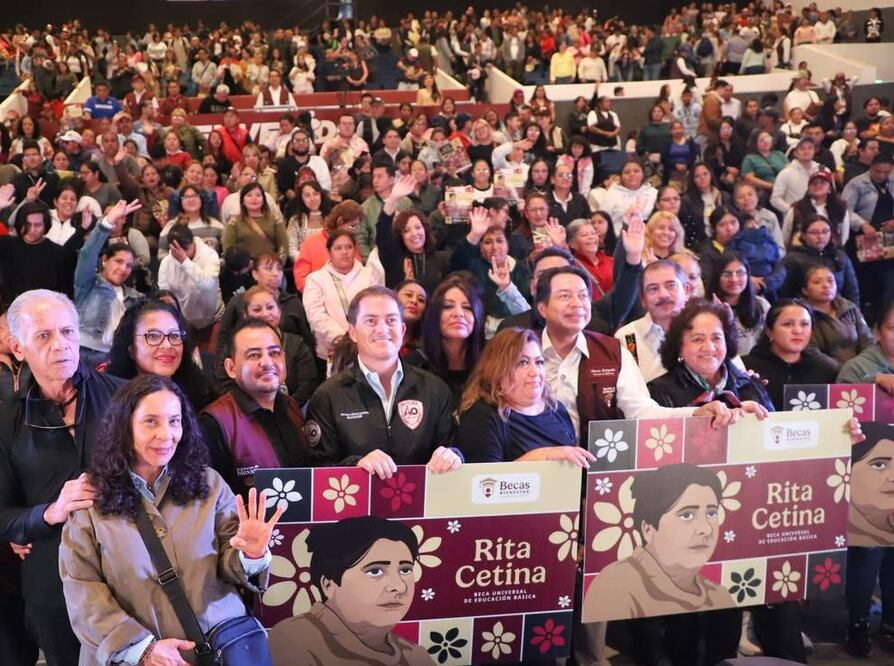 Durante la asamblea informativa Beca Rita Cetina, el alcalde de Álvaro Obregón destacó la labor del Gobierno de México para que niñas, niños y adolescentes cuenten con apoyos que les permitan estudiar y desarrollarse de manera integral. (Foto: especial)