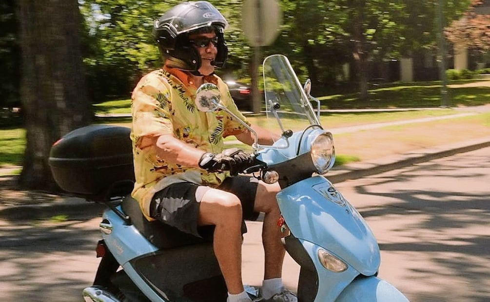 La obligación de usar casco adquiere peso ante una exposición física que la
estadística todavía registra mal. Foto: CORTESÍA GENUINE SCOOTER