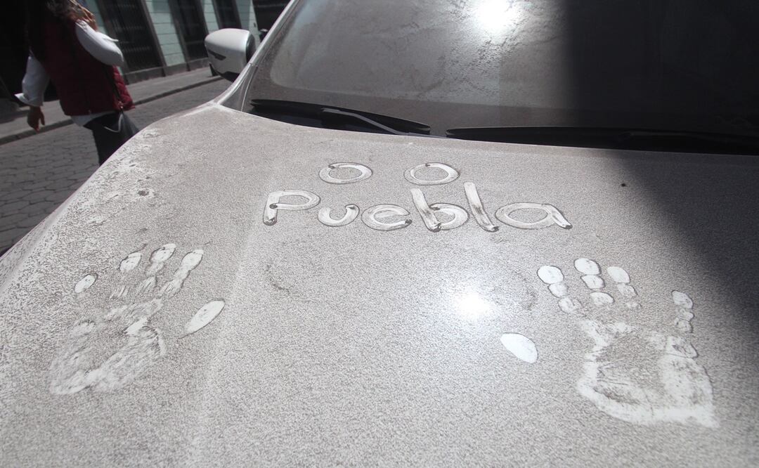 PUEBLA: CONTINUA LA CAIDA DE CENIZA DEL VOLCAN POPOCATEPETL FOTOGRAFIA OMAR CONTRERAS EL.UNIVERSAL