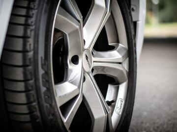 ¿Por qué es importante calibrar correctamente las llantas?