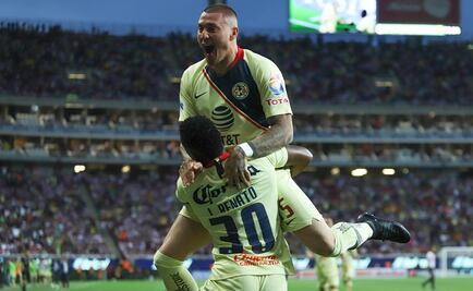 Cantan himno del América en España