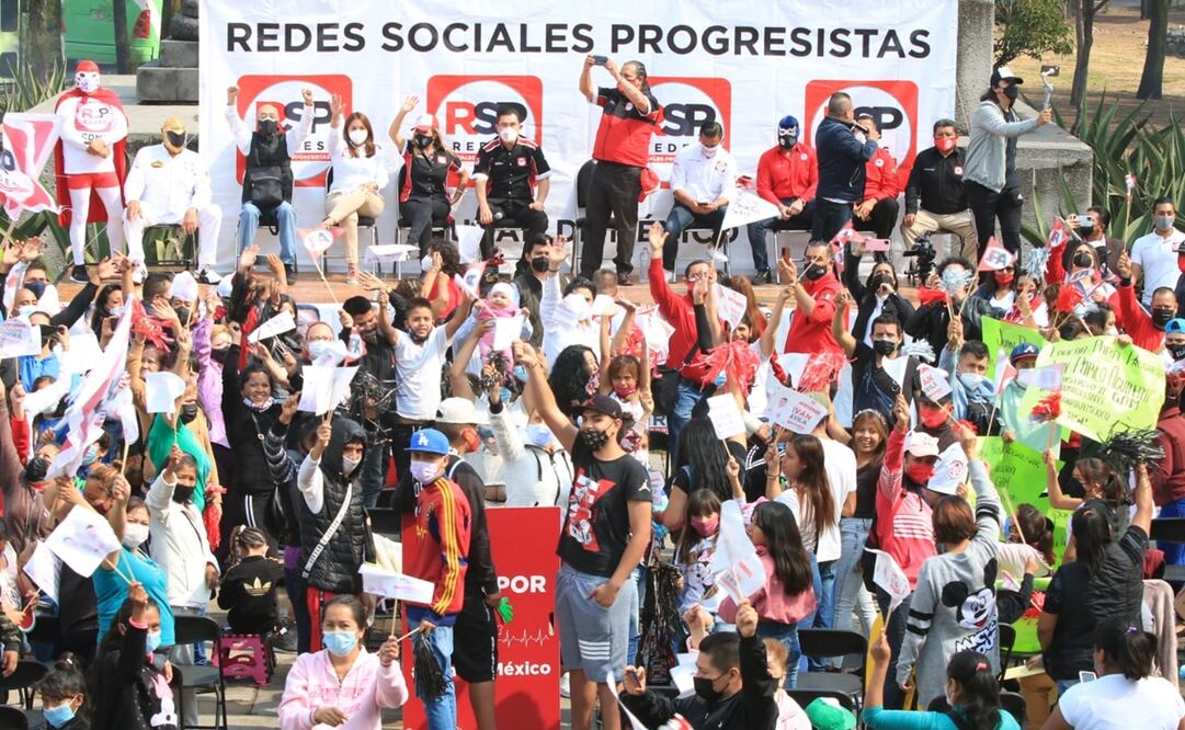 Niñas y niños, jóvenes, mujeres y hombres, así como de la tercera edad, disfrutaron del festejo. Foto: Especial 