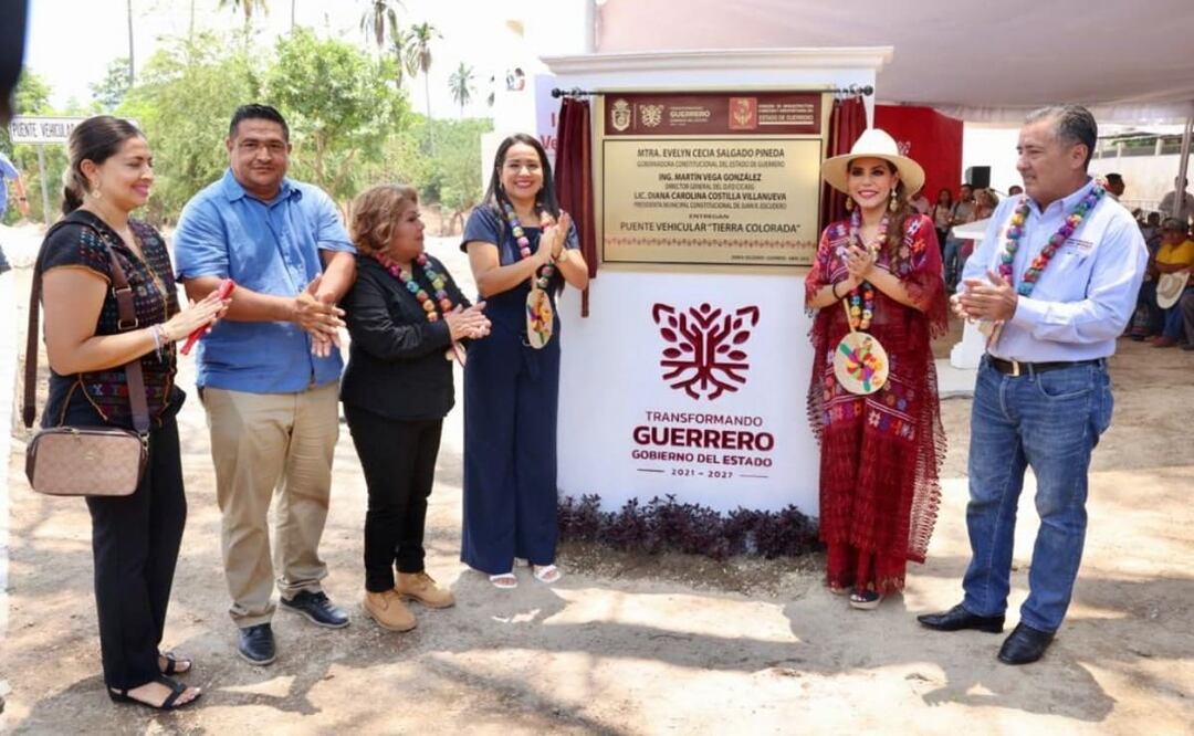 La gobernadora se comprometió en seguir apoyando a Tierra Colorada con la inversión. Foto: Especial